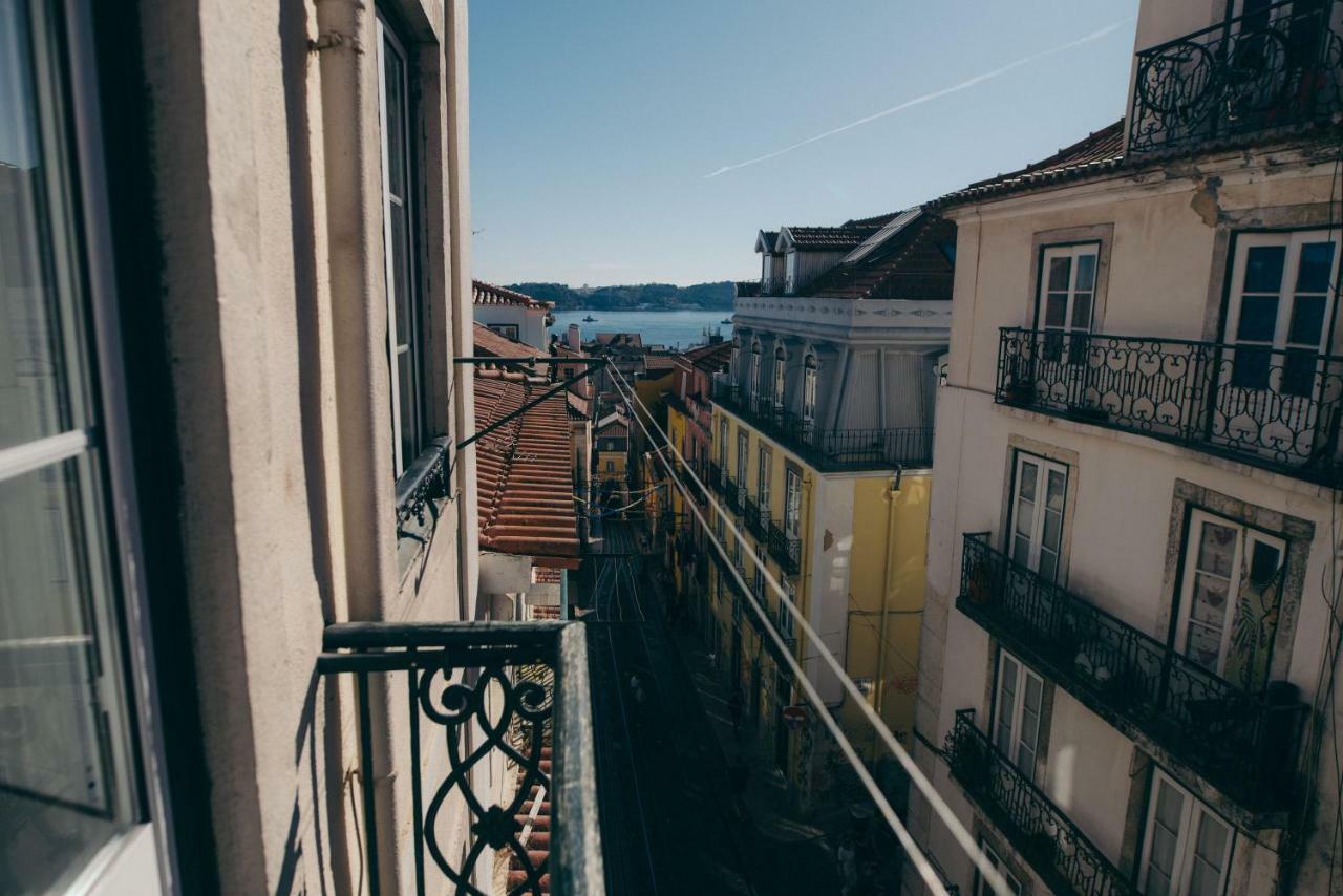 The Blue House - Bica Yellow Tram Lisboa المظهر الخارجي الصورة